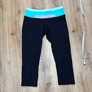3/4 length leggings - Black and Teal